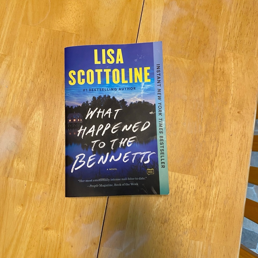 4/$20 What Happened To The Bennetts by Lisa Scottoline